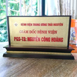 Bảng chức danh để bàn